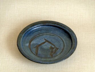 丸皿（呉須 鉄絵b）の画像