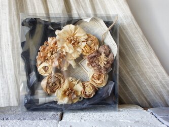 かんな屑のお花のリース M-03の画像
