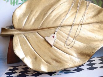 ハートペンダントネックレス・ルビー〜custodeシリーズ〜の画像