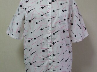 白地×ピンク＆黒線柄 オーバーサイズシャツブラウス M～LＬサイズ 綿１００％の画像