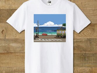Tシャツ　湘南イラスト　鎌倉高校前踏切を走る江ノ電とフィアット500　「いつかの海岸線２」の画像