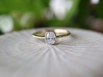 オーバルダイヤ指輪の画像