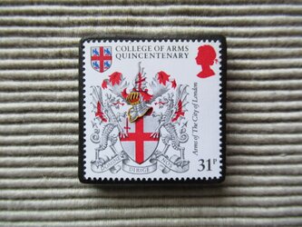 イギリス1984年　スコットランドの紋章切手ブローチ 7897の画像
