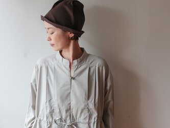 hineri 帽 / brownの画像