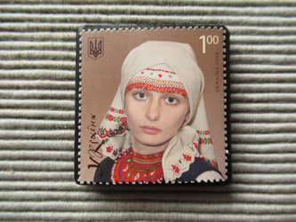 ウクライナ　切手ブローチ　7916の画像