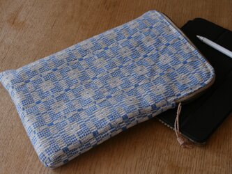 北欧手織りタブレットポーチ（ライトブルー）の画像