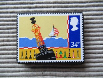 イギリス1985年　切手ブローチ 7942の画像