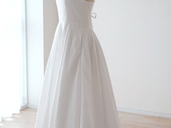 リネンキャミソールウェディングドレスの画像
