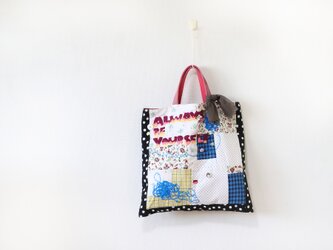ことば刺繍トート「Always be yourself 2」の画像