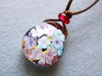 紫陽花のとんぼ玉ガラスペンダント2の画像