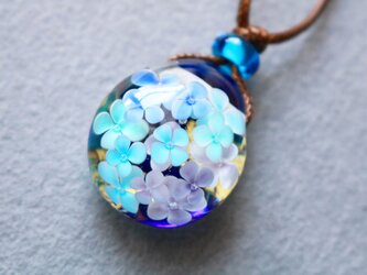 紫陽花のとんぼ玉ガラスペンダント3の画像
