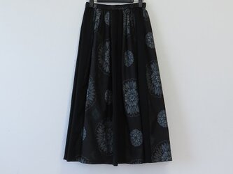 ＊アンティーク着物＊雪輪に花模様藍大島紬のパッチスカート（割り込み絣・裏地付き）の画像