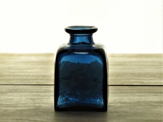 染付色角花瓶(3作目）の画像