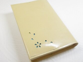文庫本サイズ・ゴートスキン・クリーム・スムース・一枚革のブックカバー0668の画像