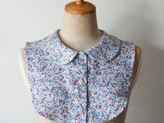 リネン生地シャツ型丸襟の付け襟(小花柄)の画像