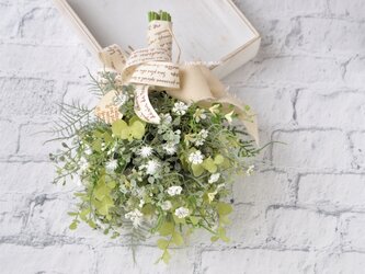 sw5　草花のコロンとした白とグリーンスワッグ　【♡型ウッドタグ】をそえて：グリーン　白 　壁飾り　父の日　贈り物　リボンの画像