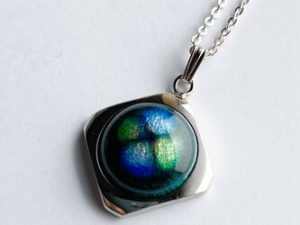 フリット 【エメラルド Emerald】 七宝焼のペンダント 純銀張七宝の画像