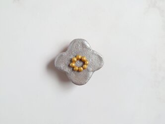 小花２９（シルバー）　陶土ブローチの画像