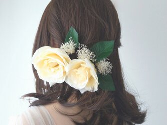 ヘッドパーツ 髪飾り 白薔薇 カスミソウ ブライダル 前撮り  ピアノ発表会の画像