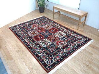 今人気のトライバル絨毯　ペルシャ絨毯バクティアリ　195x140cm　ウール　華やか　高級絨毯の画像