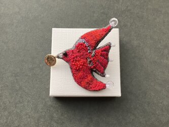 " lucky coin red bird"  ラッキーコインバード 刺繍鳥ブローチの画像