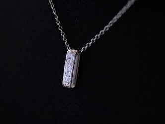 《在庫入荷》Stone texture[リバーシブル] SV925ロジウムRectangle pendantの画像