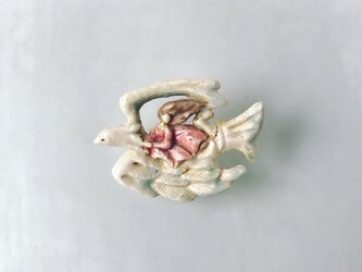 冒険の始まり［陶器ブローチ］の画像