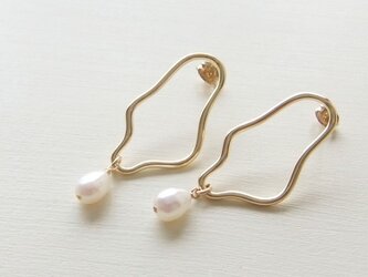 淡水パールメタリックモチーフピアス(14kgf)の画像