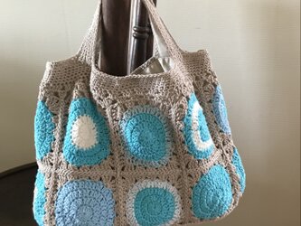 コットン糸　モチーフ編みのトートバッグ　ミニトート　ランチバッグ　モチーフつなぎ　かぎ針編み　編み物の画像