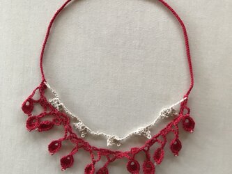コットン糸とベネチアンビーズのネックレス　軽い　軽量　洗える　首飾り　金属フリー　かぎ針編み　かぎ針　編み物　編物の画像