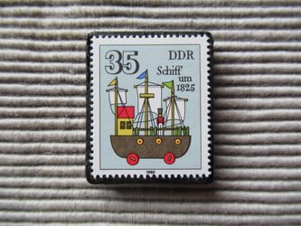 ドイツ　おもちゃ切手ブローチ　8090の画像