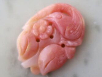 ピンクオパール 花鳥 カービングの画像