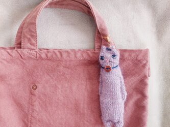 見た目と手ざわりに癒されて♡棒針編みのあみぐるみ　(ライラック猫）の画像