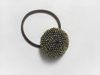 ビーズクロッシェヘアゴム（ゴールド）の画像