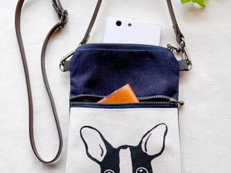 フレンチブルドッグのスマホショルダー・デニム×帆布×本革ストラップの画像