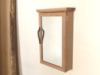壁掛けミラーボックス　の画像