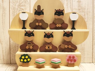 ☆受注制作☆ひなまつり☆桃の花型木製の柴犬(黒柴)の三段飾り雛人形☆五人飾り☆おひなさま☆変わり雛の画像