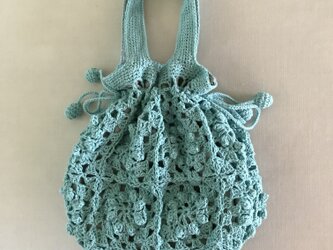 ミントブルー　コットンリネン糸　モチーフ編みの巾着トート　トートバッグモチーフつなぎ　かぎ針編み　編み物の画像