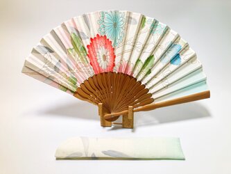着物扇子　アンティークの絹の着物使用　日本の京都の職人が手仕事で制作　オンリーワン　プレゼントに最適 #1の画像