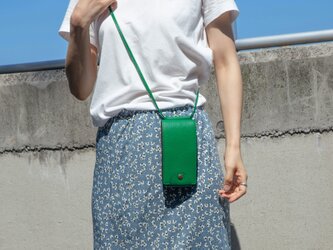 【新色登場】　本革スマホショルダー グリーン スマホケース iPhone対応 シュリンク apo-23ksの画像