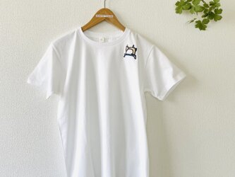 白Ｔシャツ　ミシンのデコレーションの画像
