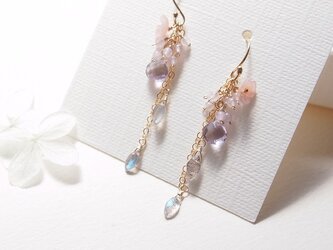 ピンクアメジストのフラワーピアス（14kgf）／イヤリングの画像