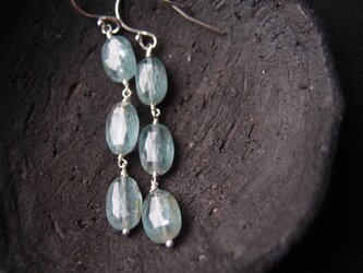 送料無料【SV】カイヤナイト ロングピアス・kyaniteの画像