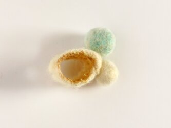 【イギリス製】ハンドメイド  フェルトボールリング オピューアックの画像