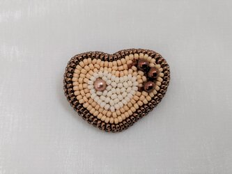 heart in heart brooch　milk coffeeの画像