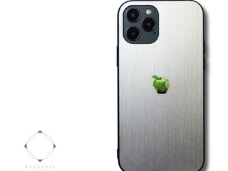 【まるで金属のようなiPhoneケース】 iPhoneケースカバー（シルバー×ブラック）青リンゴ　耐衝撃14/13/12/11~の画像