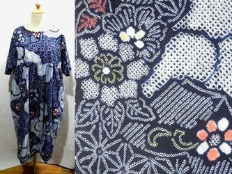 浴衣リメイク♪花・本・麻の葉模様が織りなす素敵な有松総絞り浴衣ドルマンスリーブワンピース・ハンドメイドの画像
