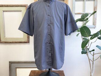 男女兼用シャツ❤コットン素材のスタンドカラー5分袖シャツ  ブルーグレー（メンズサイズ L、レディースLL）の画像