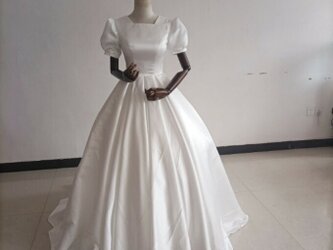 フランス風 法式 ウエディングドレス 美しいバックレース 編み上げ 華やかなトレーン プリンセスライン /前撮り/花嫁/結婚式の画像