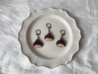 栗のキーホルダーの画像